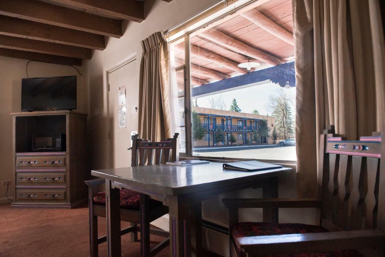 Kachina Lodge Resort And Meeting Center تاوس المظهر الخارجي الصورة