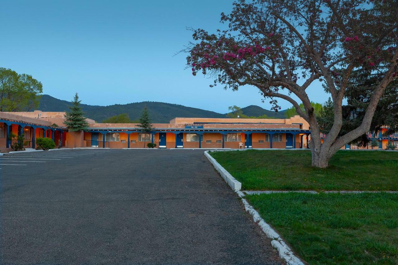 Kachina Lodge Resort And Meeting Center تاوس المظهر الخارجي الصورة