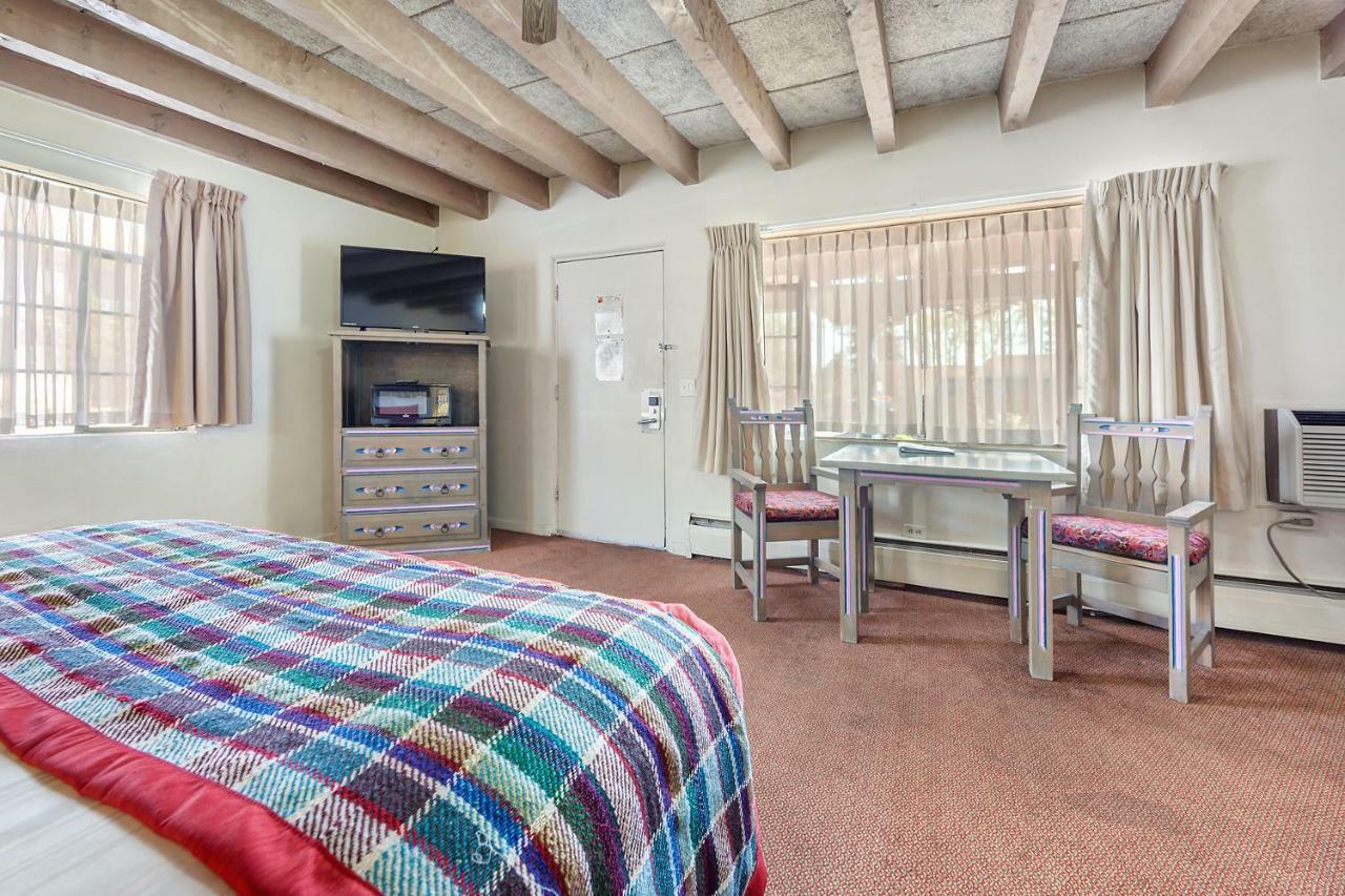 Kachina Lodge Resort And Meeting Center تاوس المظهر الخارجي الصورة
