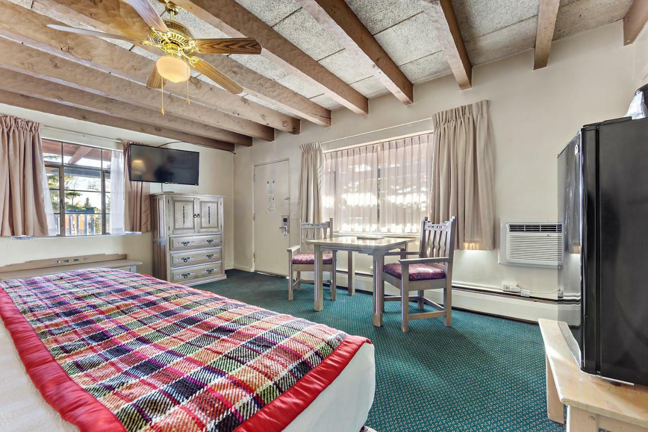 Kachina Lodge Resort And Meeting Center تاوس المظهر الخارجي الصورة
